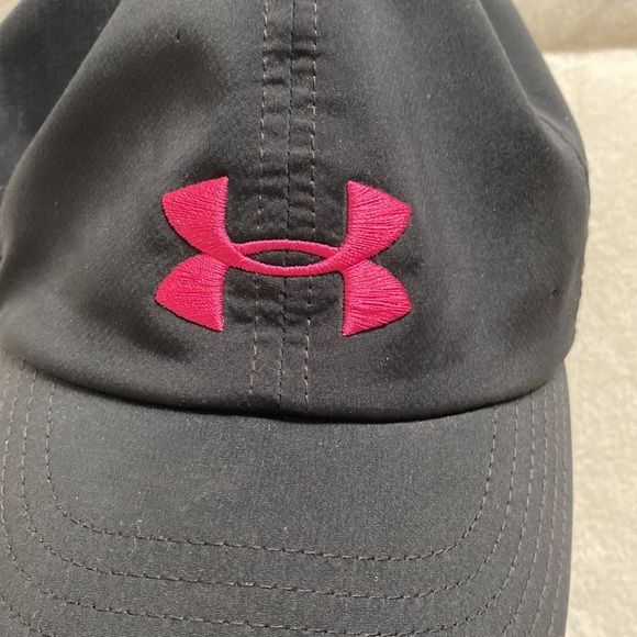 Under Armour Black Baseball Cap - Picture 2 of 6